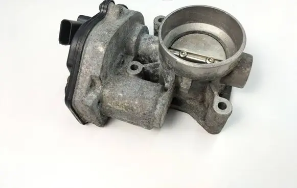 Ford Focus C-MAX Throttle valve VP2S6U9E928AA