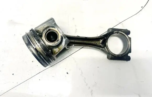 Skoda Fabia Mk1 (6Y) Piston with connecting rod