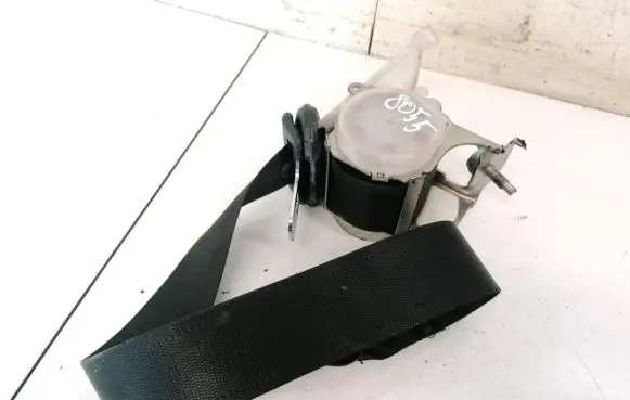 Rear seatbelt