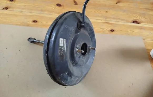 Opel Astra G Brake booster 90498034