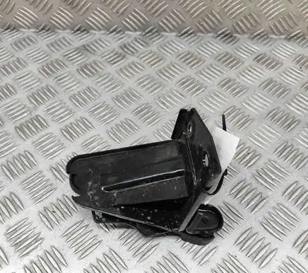 Audi RS3 ABS pump bracket 5Q2614235E