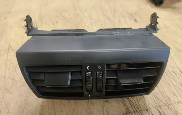 BMW X5 E70 Rear air vent grill 695495309