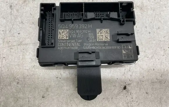 Skoda Octavia Mk4 Door control unit/module 5Q4959392H