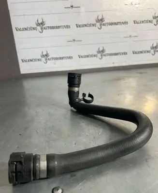 BMW 5 E60 E61 Engine coolant pipe/hose 6421691