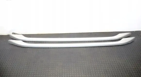 Toyota Avensis T250 Roof transverse bars on the 