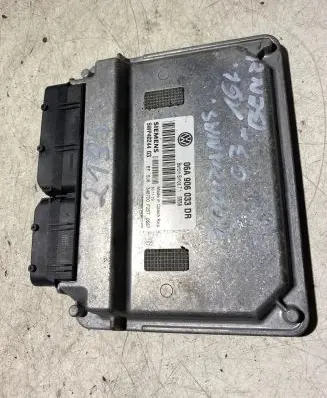 Volkswagen Touran I Engine control unit/module 06A906033DR 5WP4024403