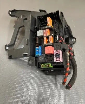 Mercedes-Benz E W238 Fuse module A0009822723 120003039