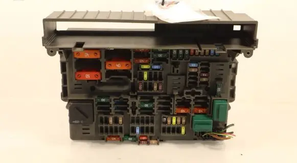 BMW 1 E81 E87 Fuse box set 911944603