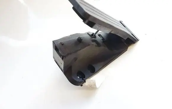 Mercedes-Benz GLC X253 C253 Accelerator throttle pedal A2533000104 050817