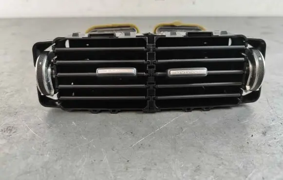 Rear air vent grill
