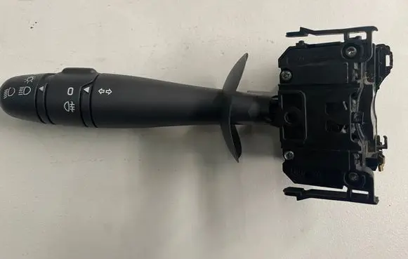Nissan Navara D23 Indicator stalk 8200878333