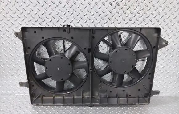 Chevrolet Volt I Radiator cooling fan shroud 23204068 84153647