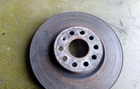 Volkswagen PASSAT B6 Front brake disc