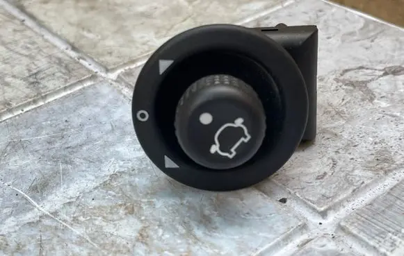 Ford Fiesta Wing mirror switch 93BG17B676BB