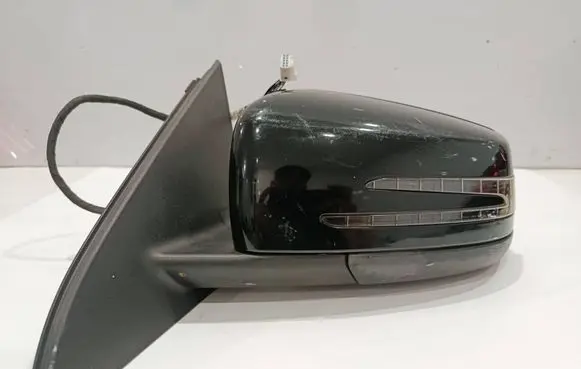 Mercedes-Benz B W246 W242 Front door electric wing mirror E1021047