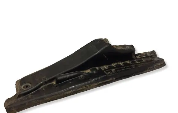 Volkswagen Golf V Fender end trim 1K5821111