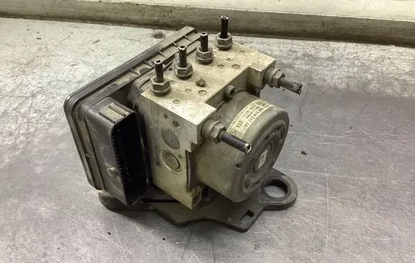 Skoda Superb B8 (3V) ABS Pump 3Q0614517AA 3Q0907379AA