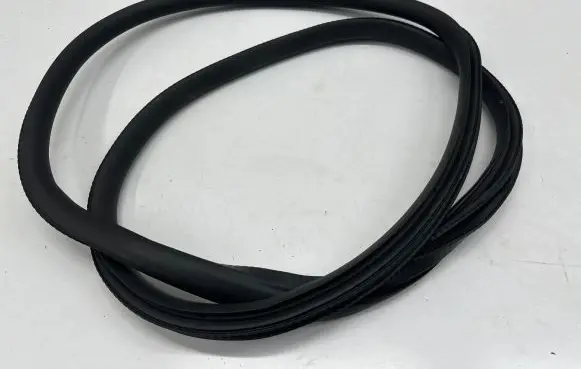 Mercedes-Benz CLA C118 X118 Rear door rubber seal (on body) 
