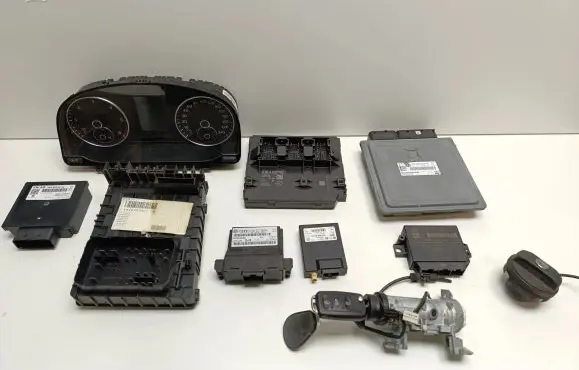 Volkswagen Caddy Engine ECU kit and lock set 03L907425C 5WP42938AA 03L906023PD