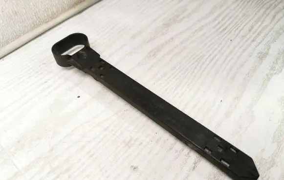 Headlight/headlamp mounting bracket
