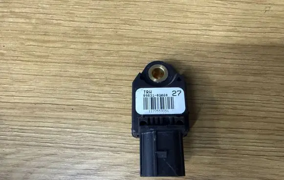Toyota Auris 150 Airbag deployment crash/impact sensor 8983102060