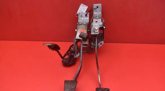 Hyundai i20 (PB PBT) Accelerator throttle pedal 32802-1J100