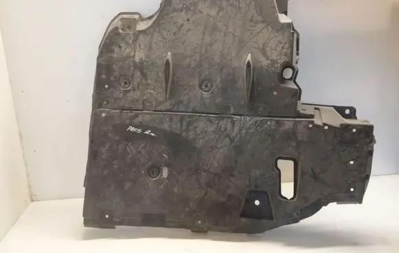 Toyota Prius (XW30) Engine splash shield/under tray 5839847031 5830847011 5839947011