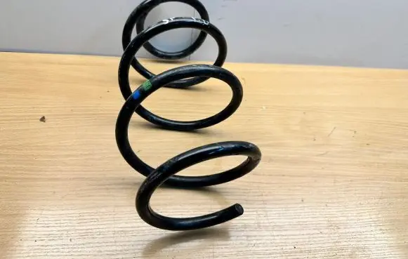 Volkswagen Golf Sportsvan Front coil spring