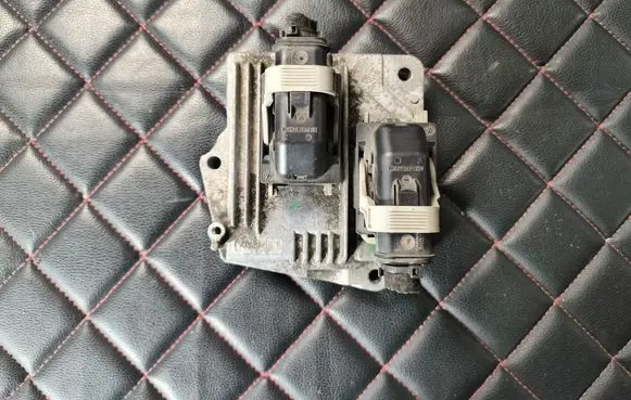 Opel Astra H Engine control unit/module 55562549