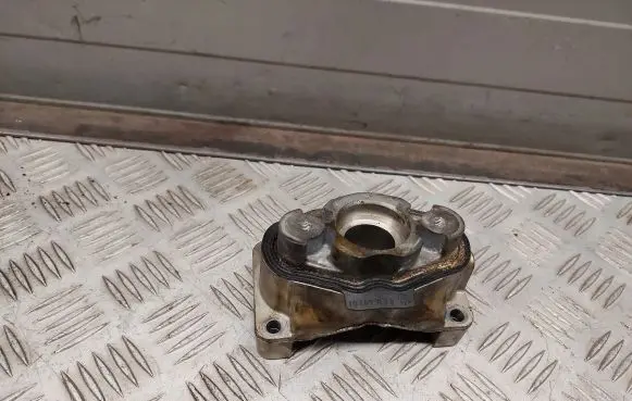 BMW 5 F10 F11 Other cylinder head part 7567866