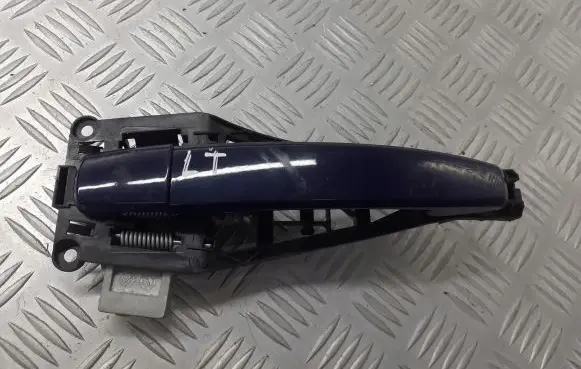 Opel Zafira B Rear door interior handle