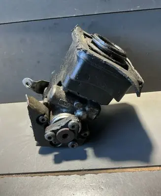 BMW 5 E60 E61 Power steering pump 7693974101 6760956