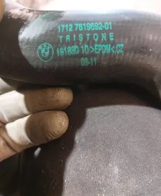 BMW 5 F10 F11 Engine coolant pipe/hose 16188010 7619692