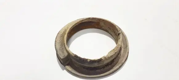 BMW 5 E60 E61 Front coil spring rubber mount 1133671