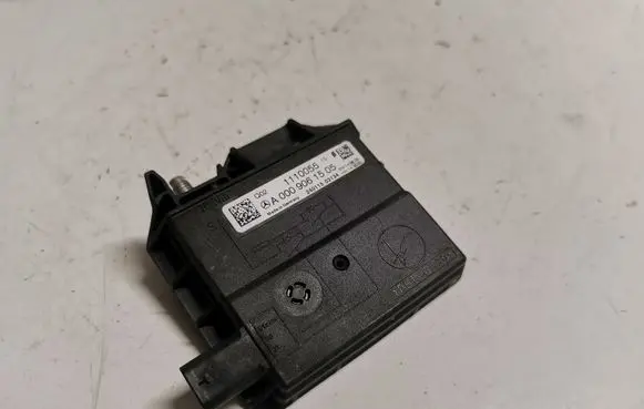 Mercedes-Benz C W205 Battery relay fuse A0009061505