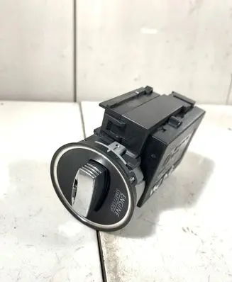 Volkswagen PASSAT B6 Ignition lock 3C0905843R 33303
