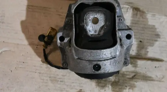 Porsche Macan (95B) Engine mount vacuum valve 8R0199381AK555525