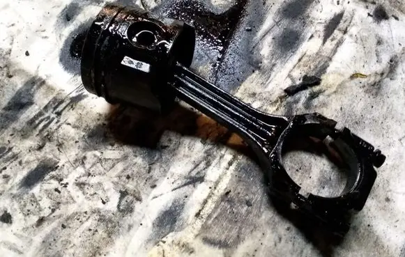 Volkswagen Transporter - Caravelle T4 Piston with connecting rod