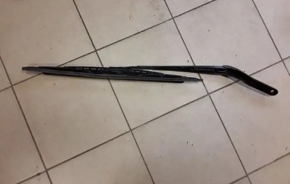 BMW X5 E53 Front wiper blade arm 24016990