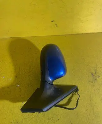 Rear view mirror (interior)