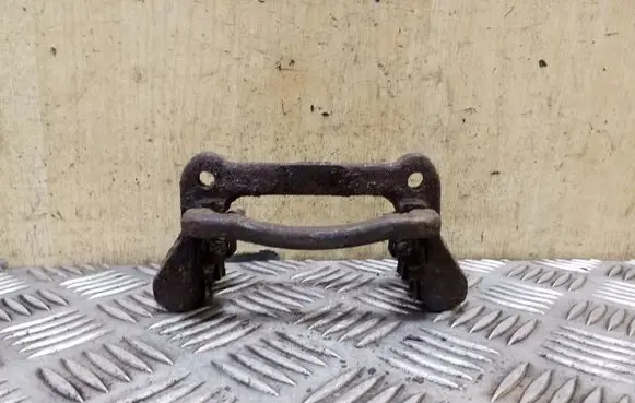 Toyota Corolla E120 E130 Brake caliper pad carrier rear 