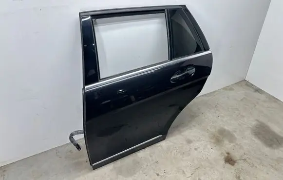 Mercedes-Benz C W204 Rear door