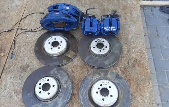 BMW 7 G11 G12 Brake discs and calipers set 688942901 688943001