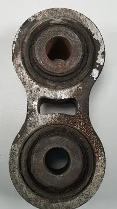 Volvo XC90 Engine mounting bracket