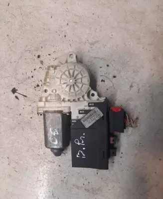 Citroen C5 Front door window regulator motor 9637541380