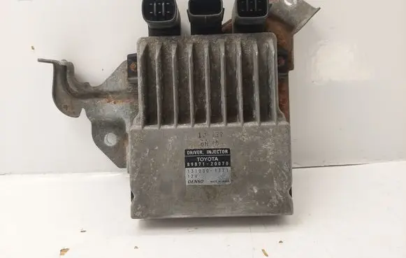 Toyota Avensis T250 Fuel injection control unit/module 1310001371 8987120070