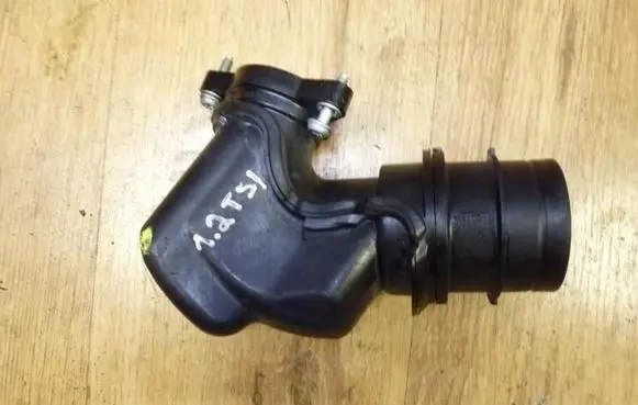 Volkswagen Golf Sportsvan Air intake hose/pipe 04E129656 VD641