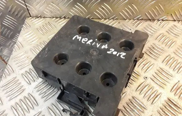 Battery bracket