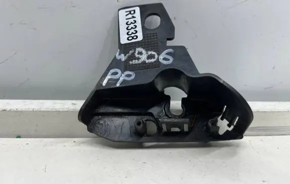Mercedes-Benz Sprinter W906 Front bumper mounting bracket a9068821114