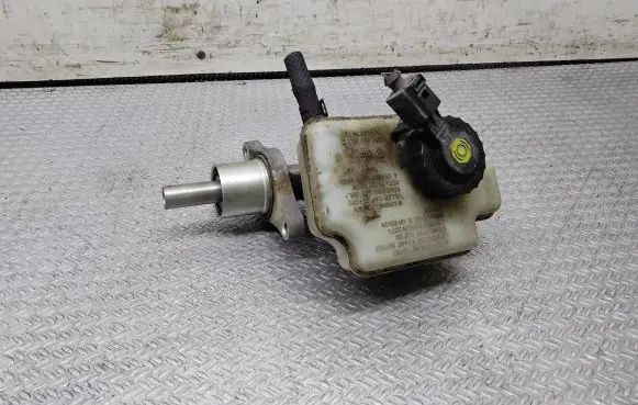 Volkswagen Touran I Master brake cylinder 1K1611301C